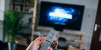 Jak naładować baterię SolarCell Remote Neo QLED TV Samsung
