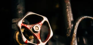 Jak naprawić przeciekający zawór wody w pralce on/off za pralką