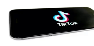 Jak włączyć tryb ciemny w TikTok