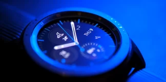 Jak wysłać wiadomość SOS z zegarka Galaxy Watch